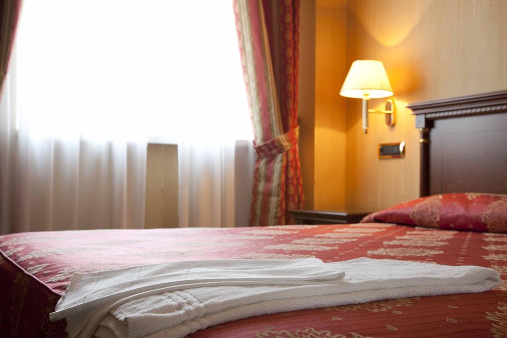 Hotel Jolly Castrovillari Pokoj fotografie